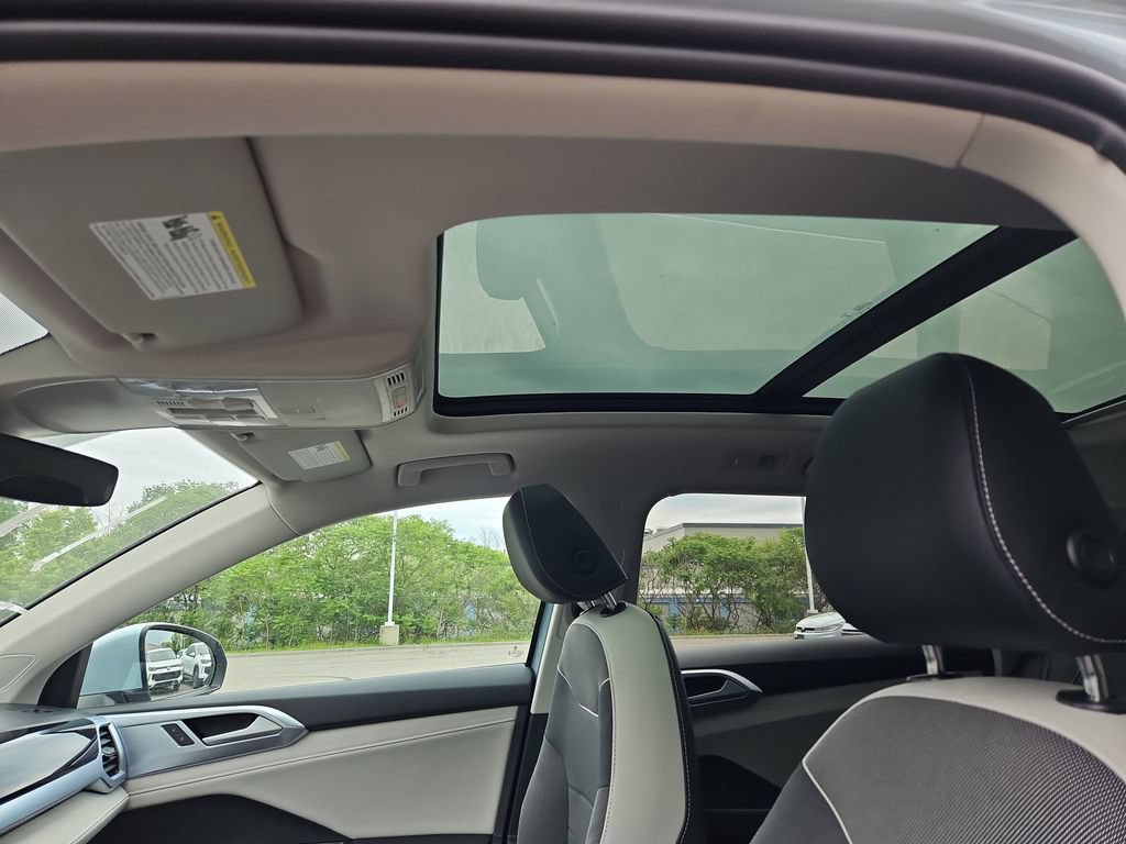 New 2026 Volkswagen Taos SE AWD/4WD image 8