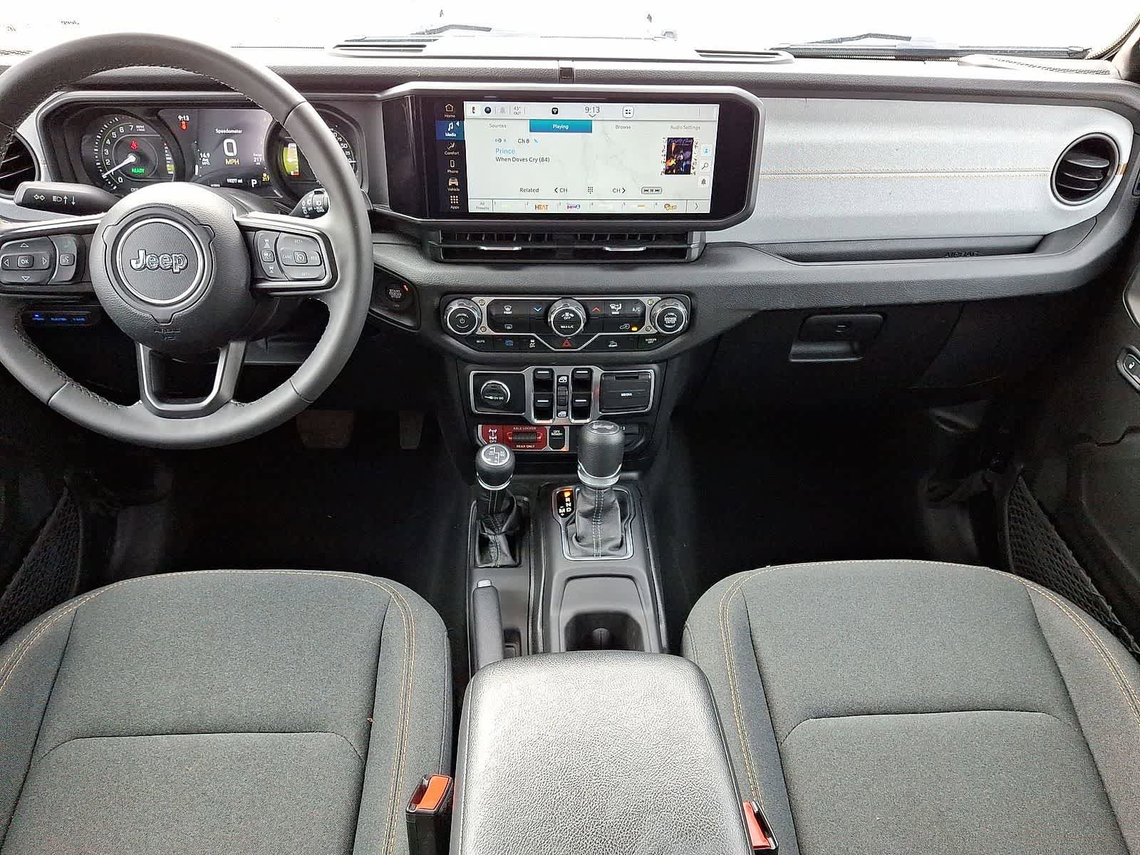 Used 2025 Jeep Wrangler Willys image 11