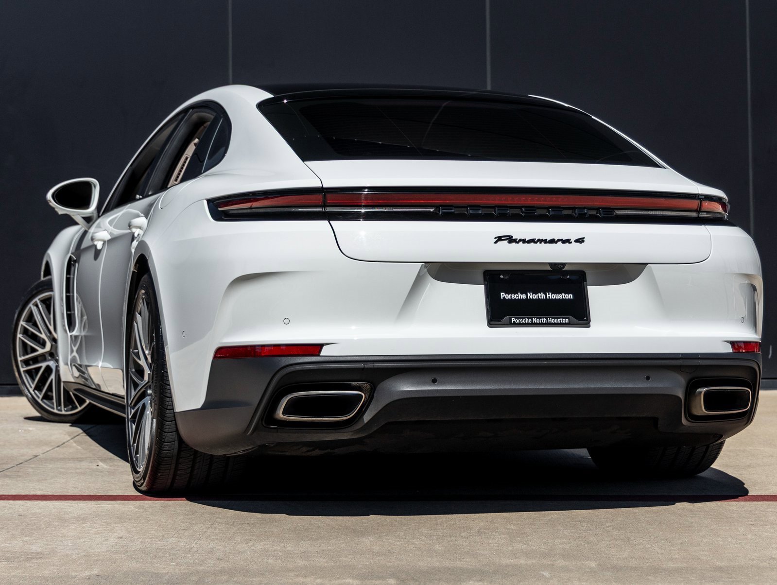 Certified 2025 Porsche Panamera 4 image 3
