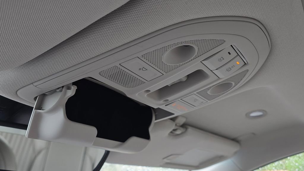 Used 2019 Genesis G70 2.0T Advanced w/ Elite Package image 34