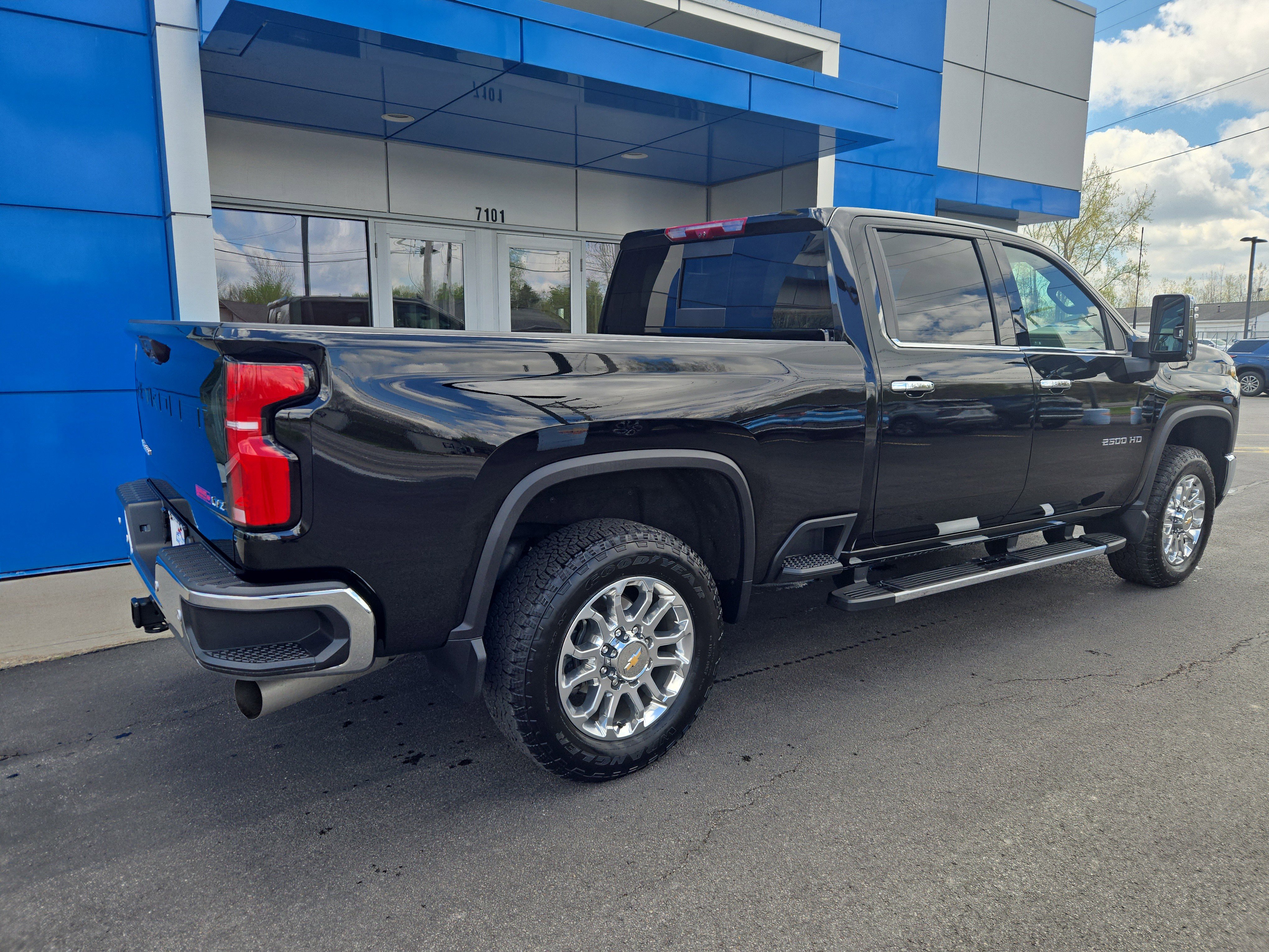Certified 2025 Chevrolet Silverado 2500 LTZ w/ LTZ Premium Package AWD/4WD image 12