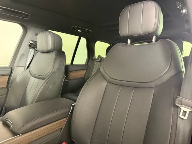 Used 2025 Land Rover Range Rover SE AWD/4WD image 5