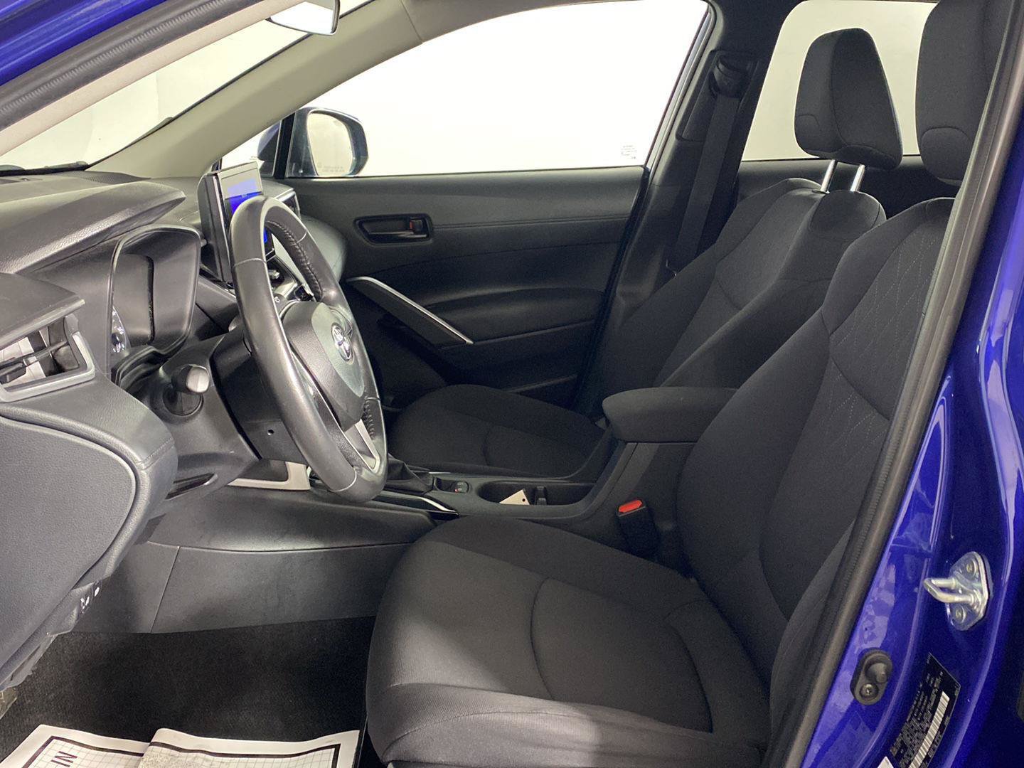 Used 2024 Toyota Corolla Cross LE AWD/4WD image 11