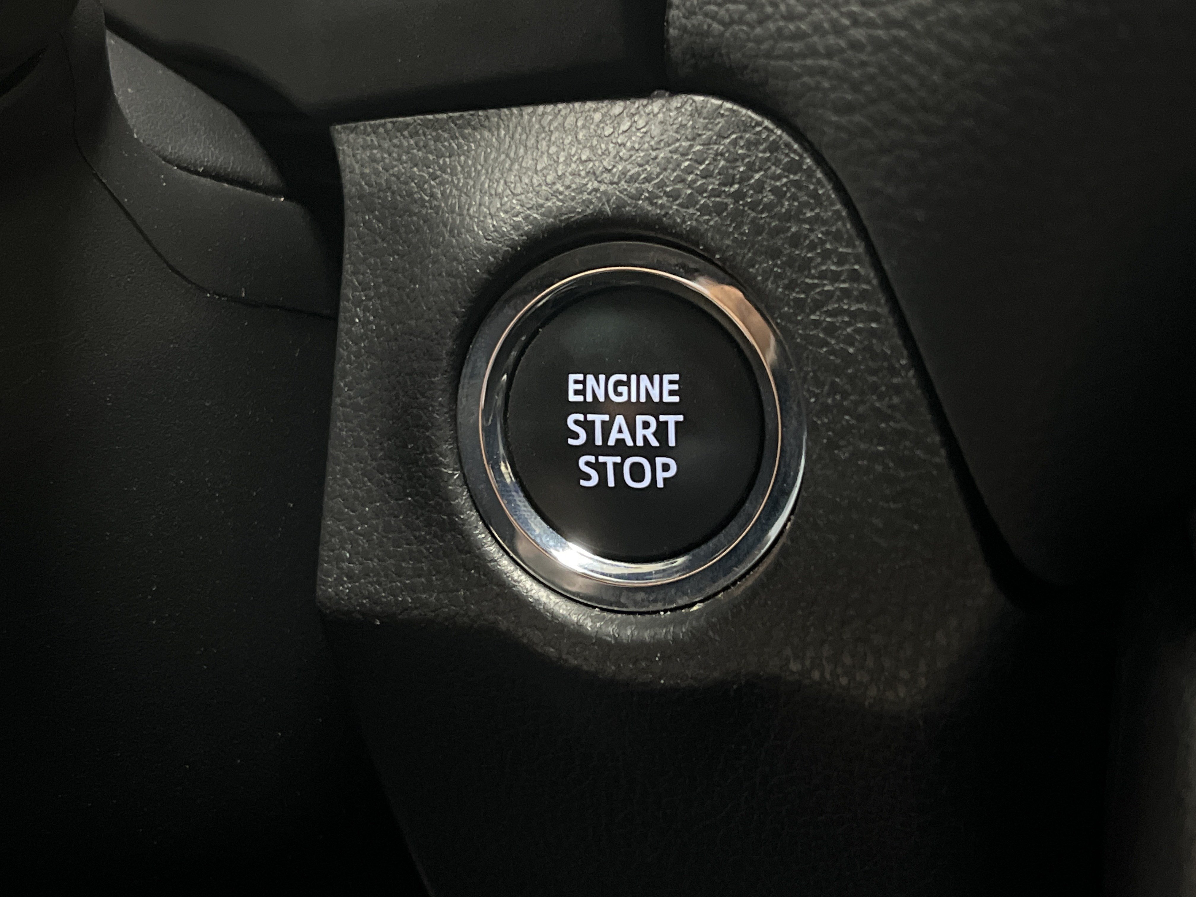 Used 2025 Toyota RAV4 XLE FWD image 36