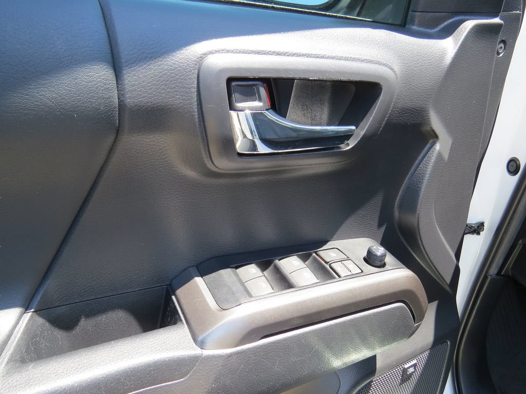 Used 2023 Toyota Tacoma Limited AWD/4WD image 20