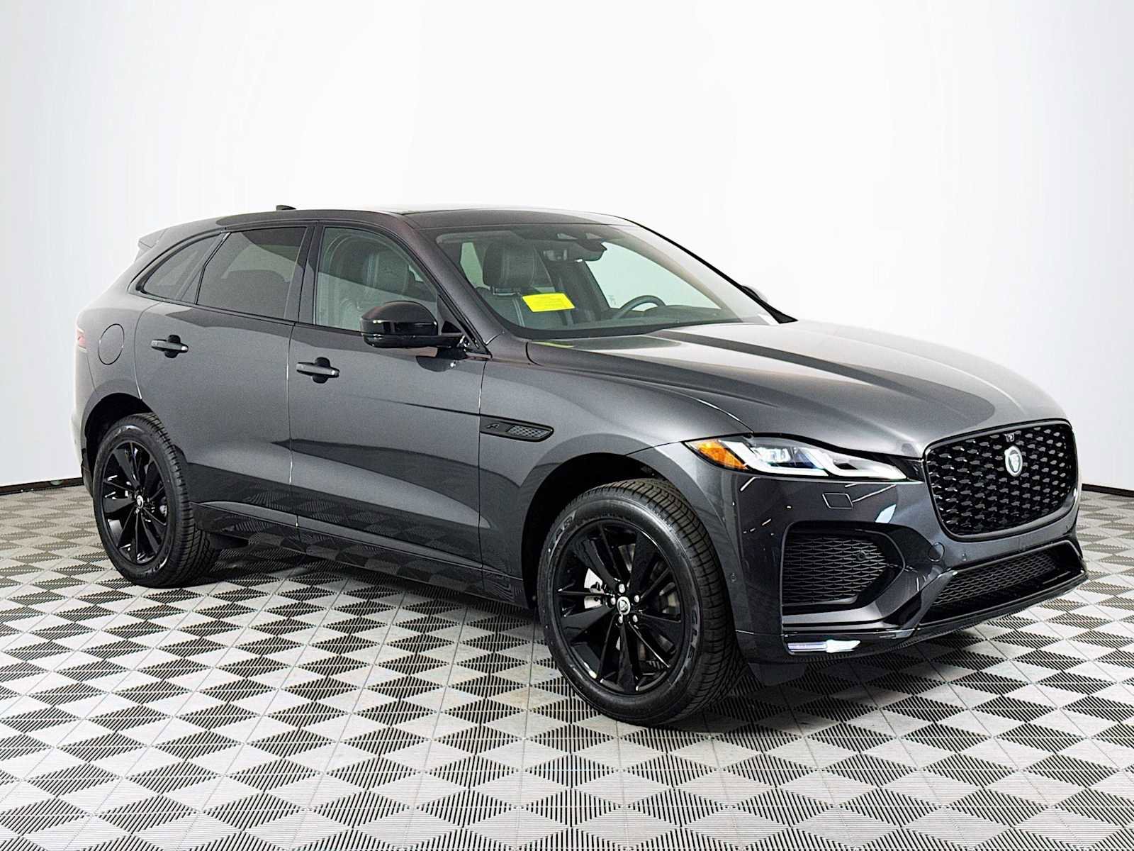 New 2026 Jaguar F-PACE R-Dynamic S image 3