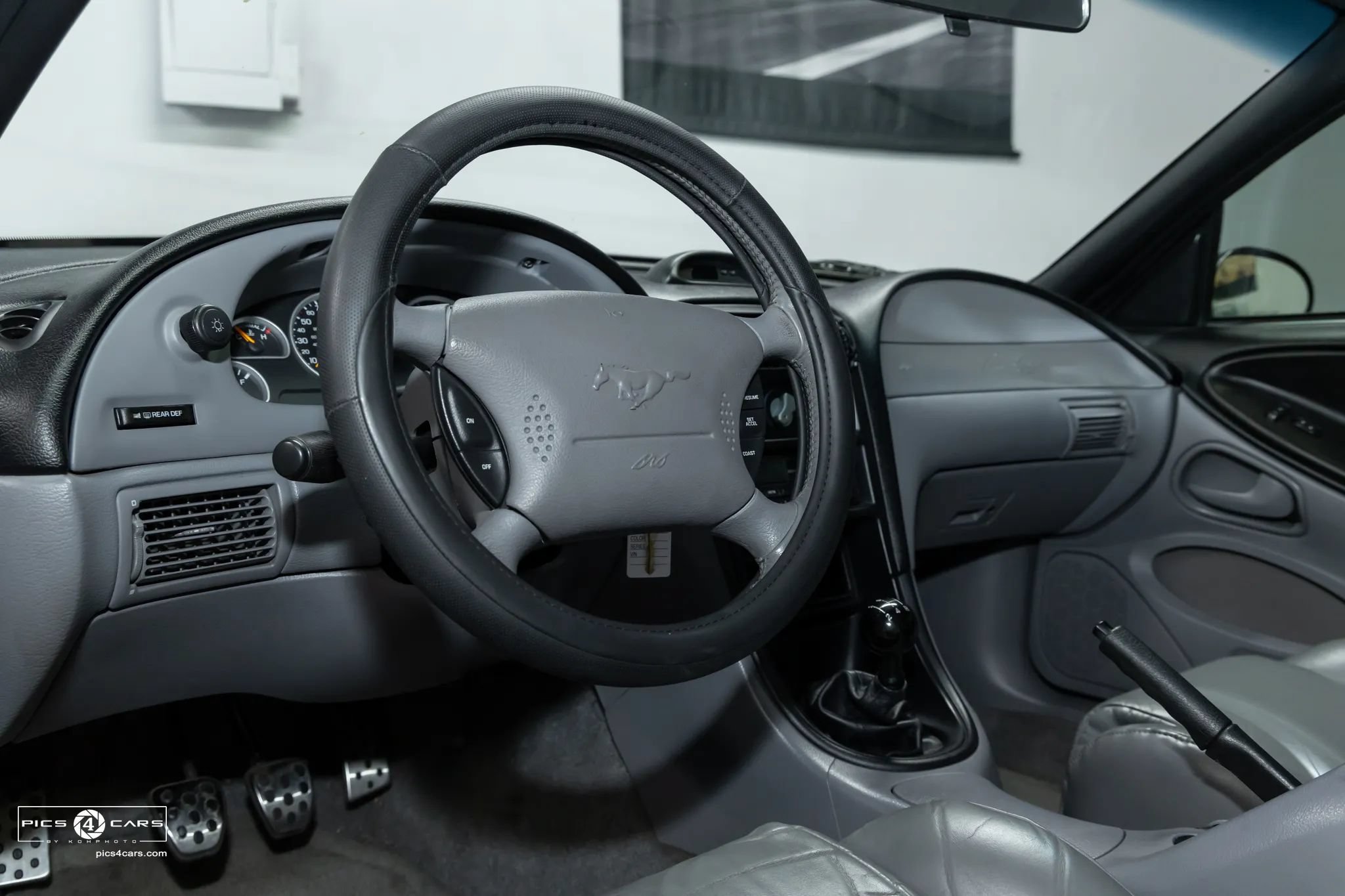 Used 1994 Ford Mustang GT RWD image 5