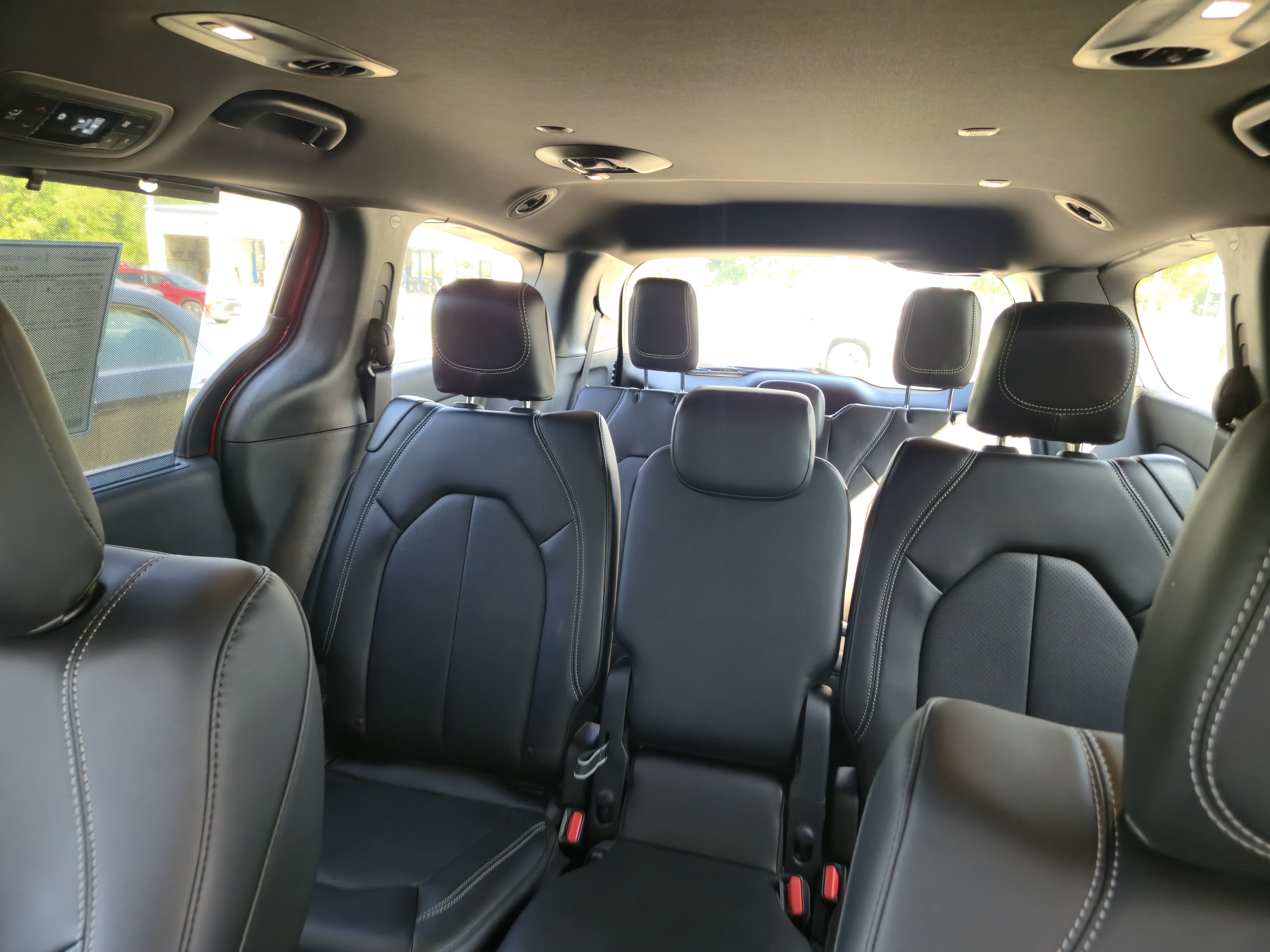 New 2027 Chrysler Pacifica Select FWD image 12