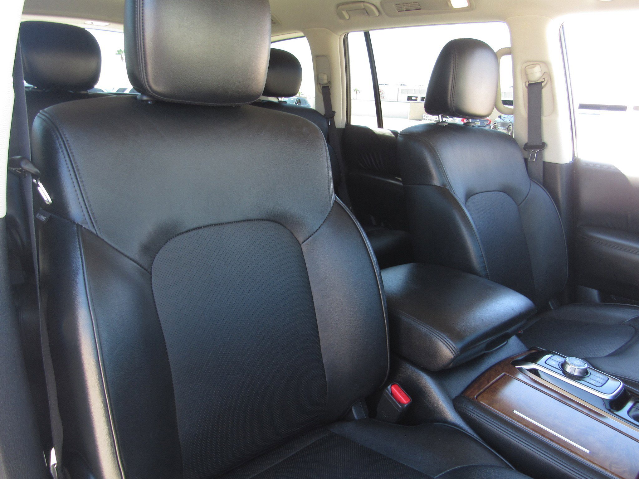 Used 2024 Nissan Armada SL image 11