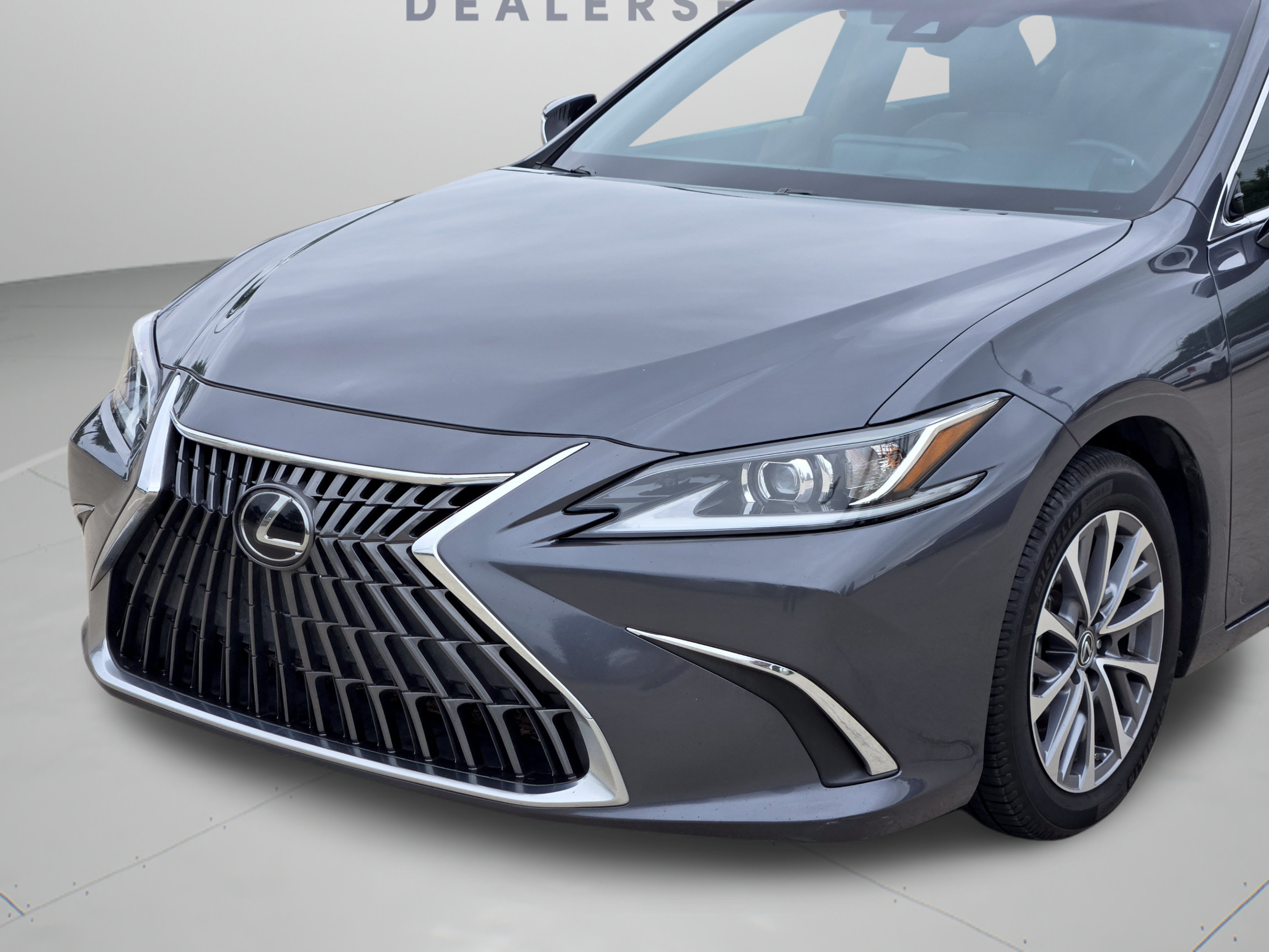 Used 2023 Lexus ES 350 w/ Accessory Package (Z2) FWD image 32