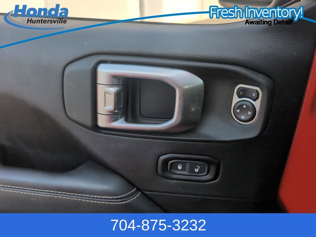 Used 2020 Jeep Wrangler Unlimited Sahara image 24