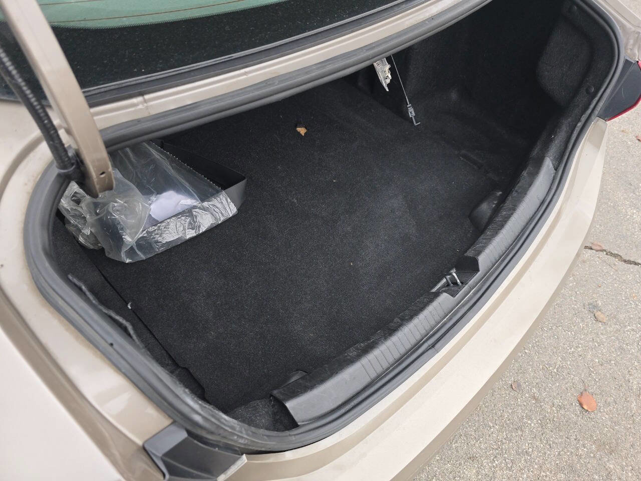 Used 2022 Chevrolet Malibu LT image 32