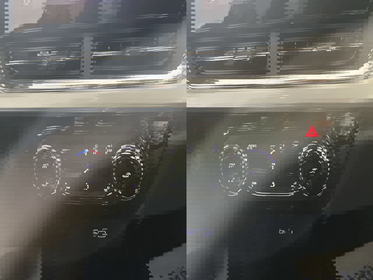 Used 2025 Chevrolet Trax LT w/ LT Convenience Package image 20