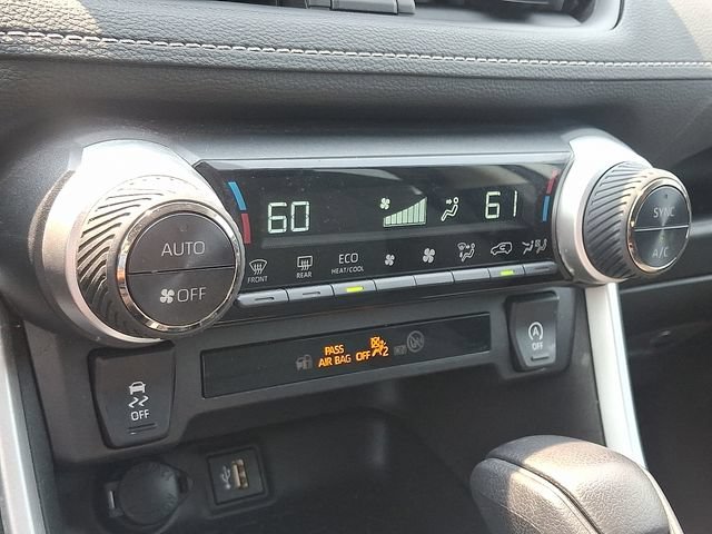 Used 2024 Toyota RAV4 XLE AWD/4WD image 16
