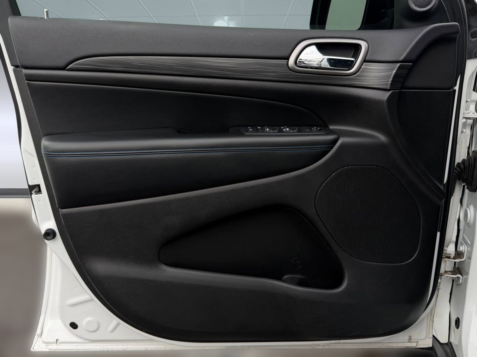 Used 2019 Jeep Grand Cherokee Laredo image 11