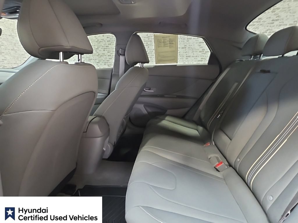 Used 2025 Hyundai Elantra SEL FWD image 15