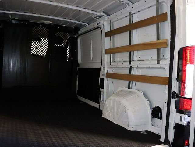 Used 2025 RAM ProMaster 2500 w/ U-Haul Equipment Group FWD image 25