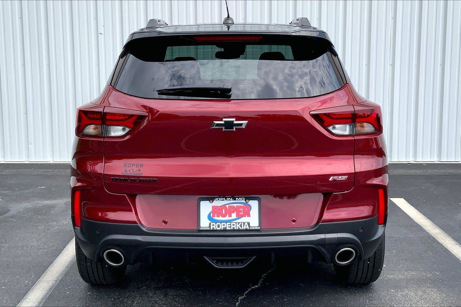 Used 2022 Chevrolet TrailBlazer RS w/ Technology Package FWD image 4
