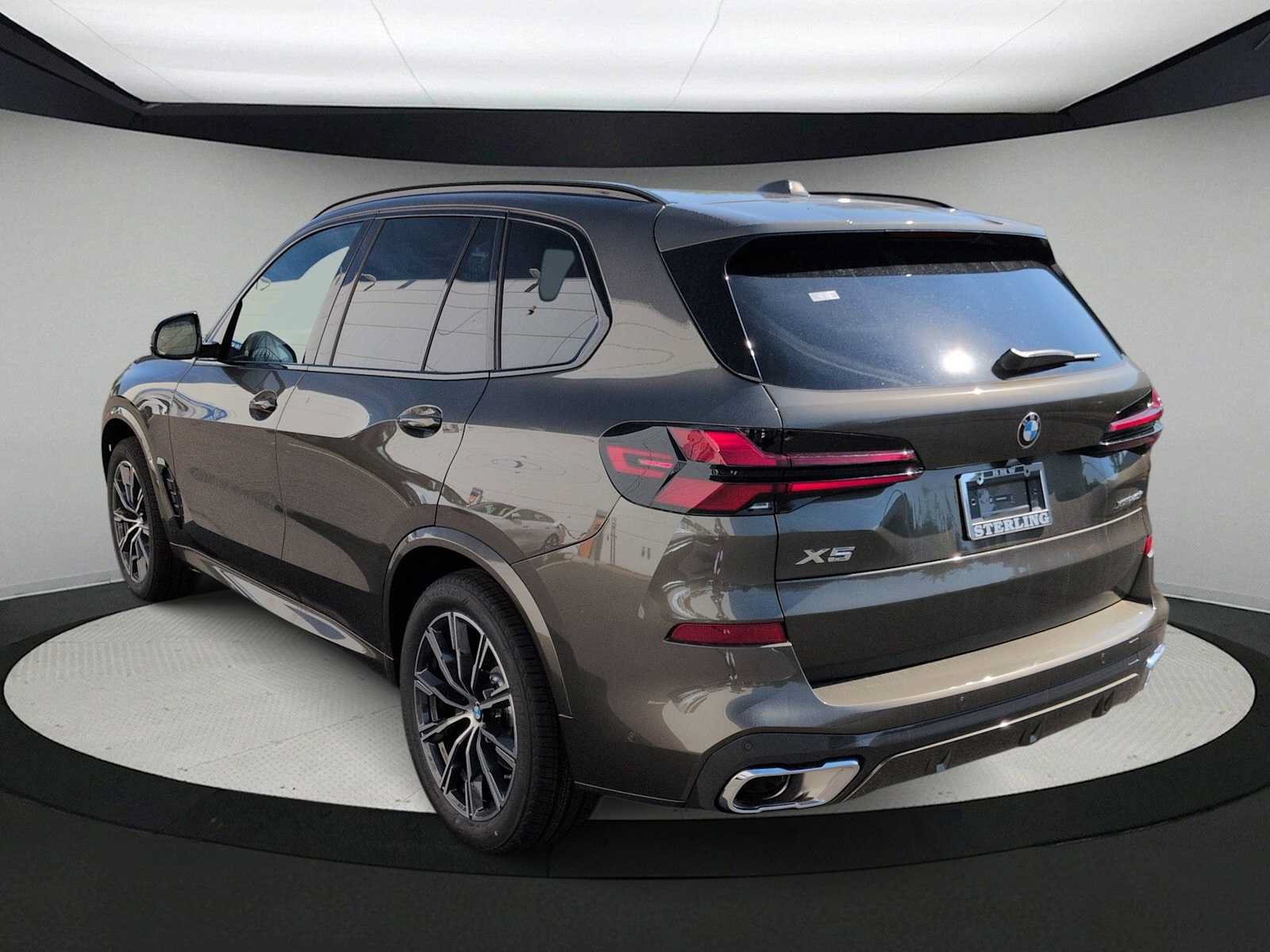 Used 2026 BMW X5 xDrive40i w/ M Sport Package AWD/4WD image 6
