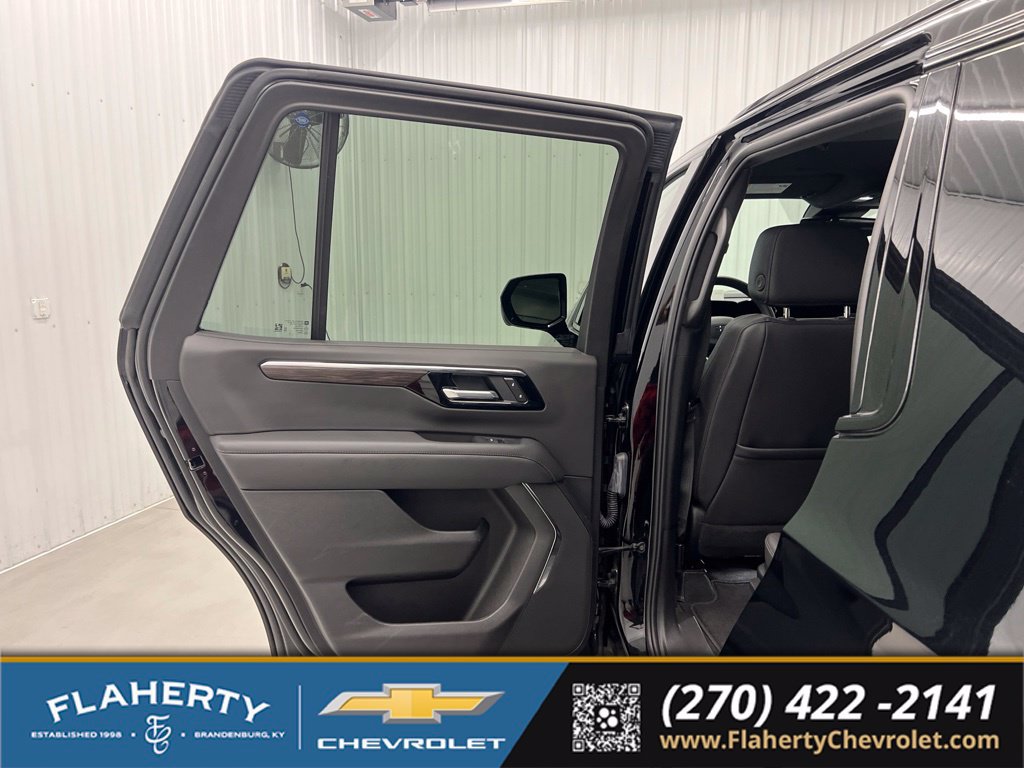 Used 2025 Chevrolet Tahoe Z71 AWD/4WD image 10