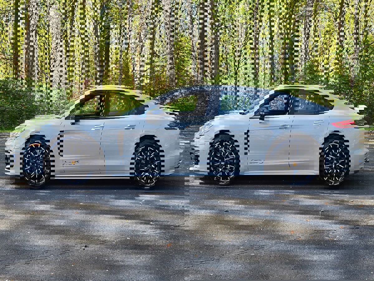 Used 2020 Porsche Panamera 4S image 3