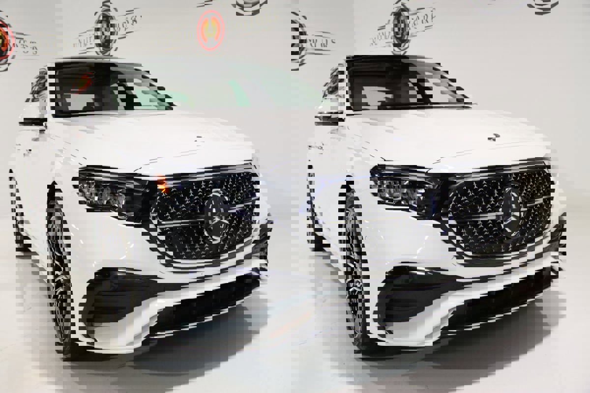 Used 2025 Mercedes-Benz E 350 4MATIC Sedan image 27