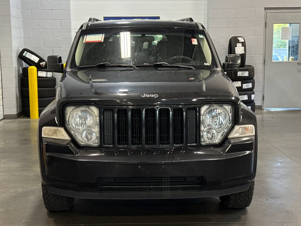 Used 2010 Jeep Liberty Sport w/ Popular Equipment Group AWD/4WD image 2