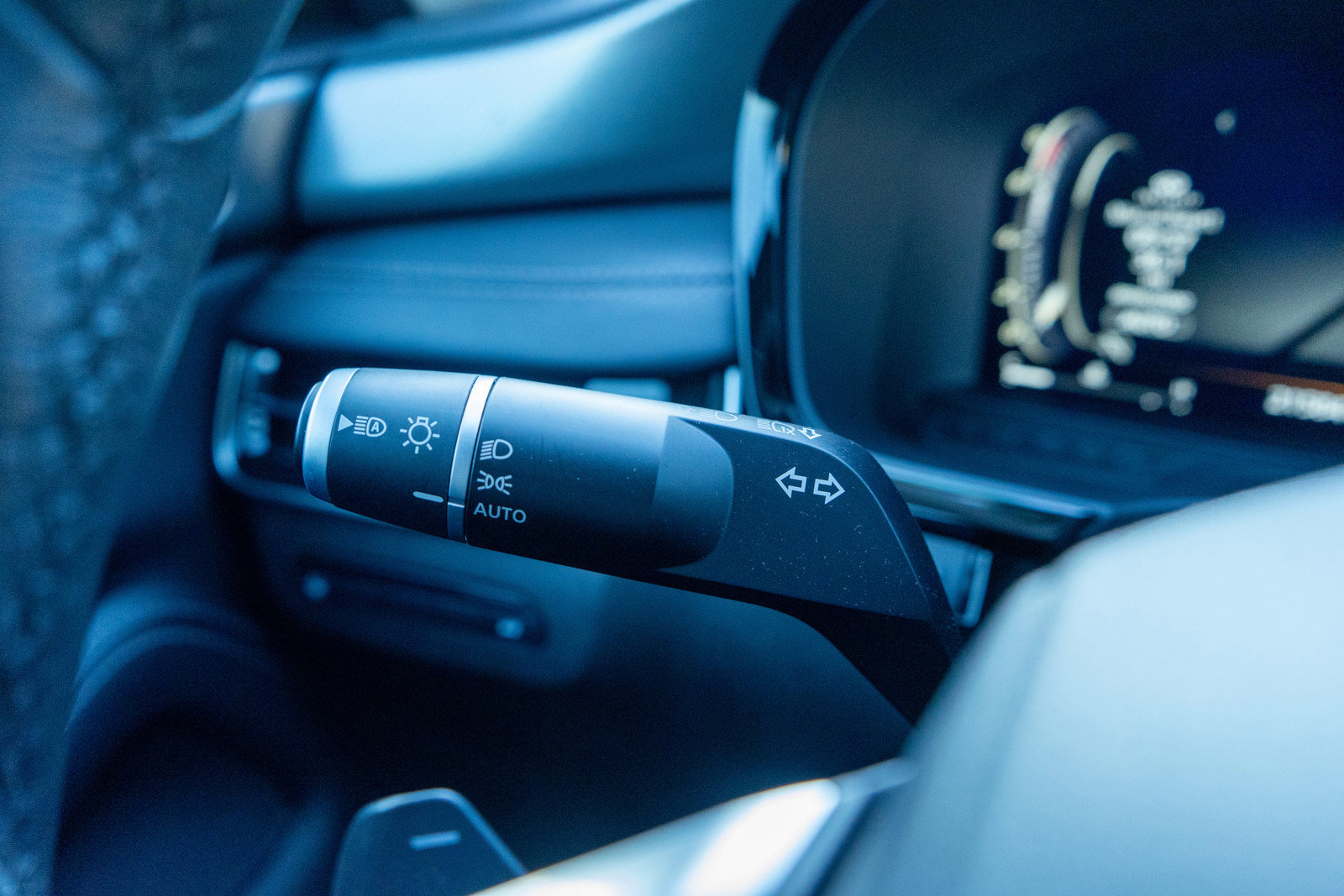 Used 2023 INFINITI QX60 Luxe image 25