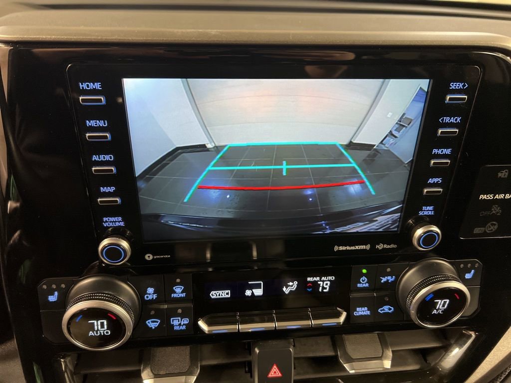 Used 2021 Toyota Highlander XLE image 12