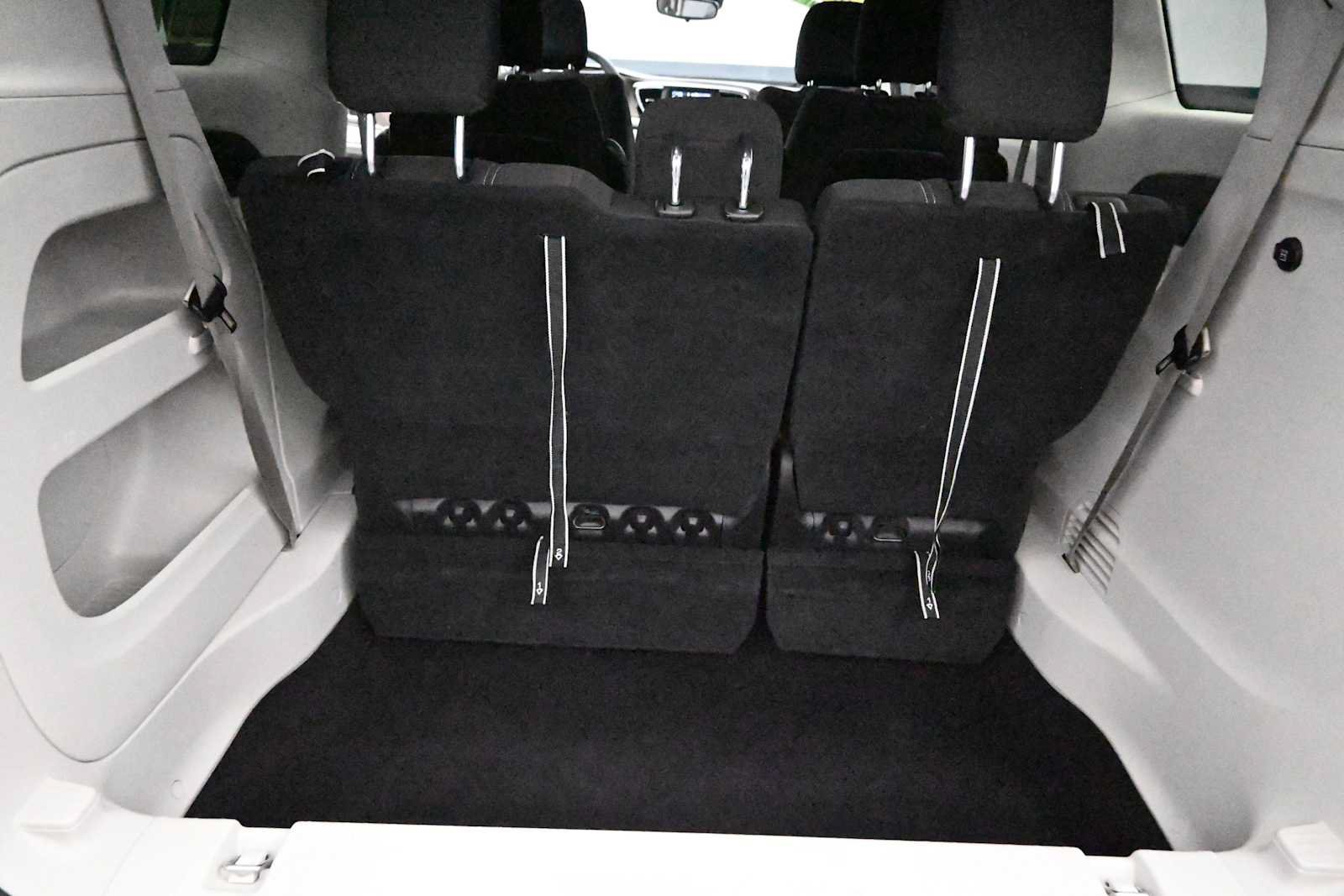 Used 2023 Chrysler Voyager LX FWD image 25