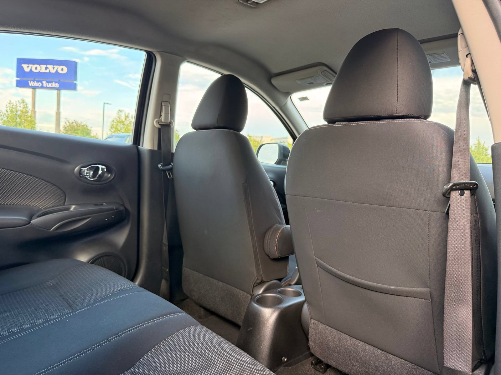 Used 2014 Nissan Versa SV FWD image 18