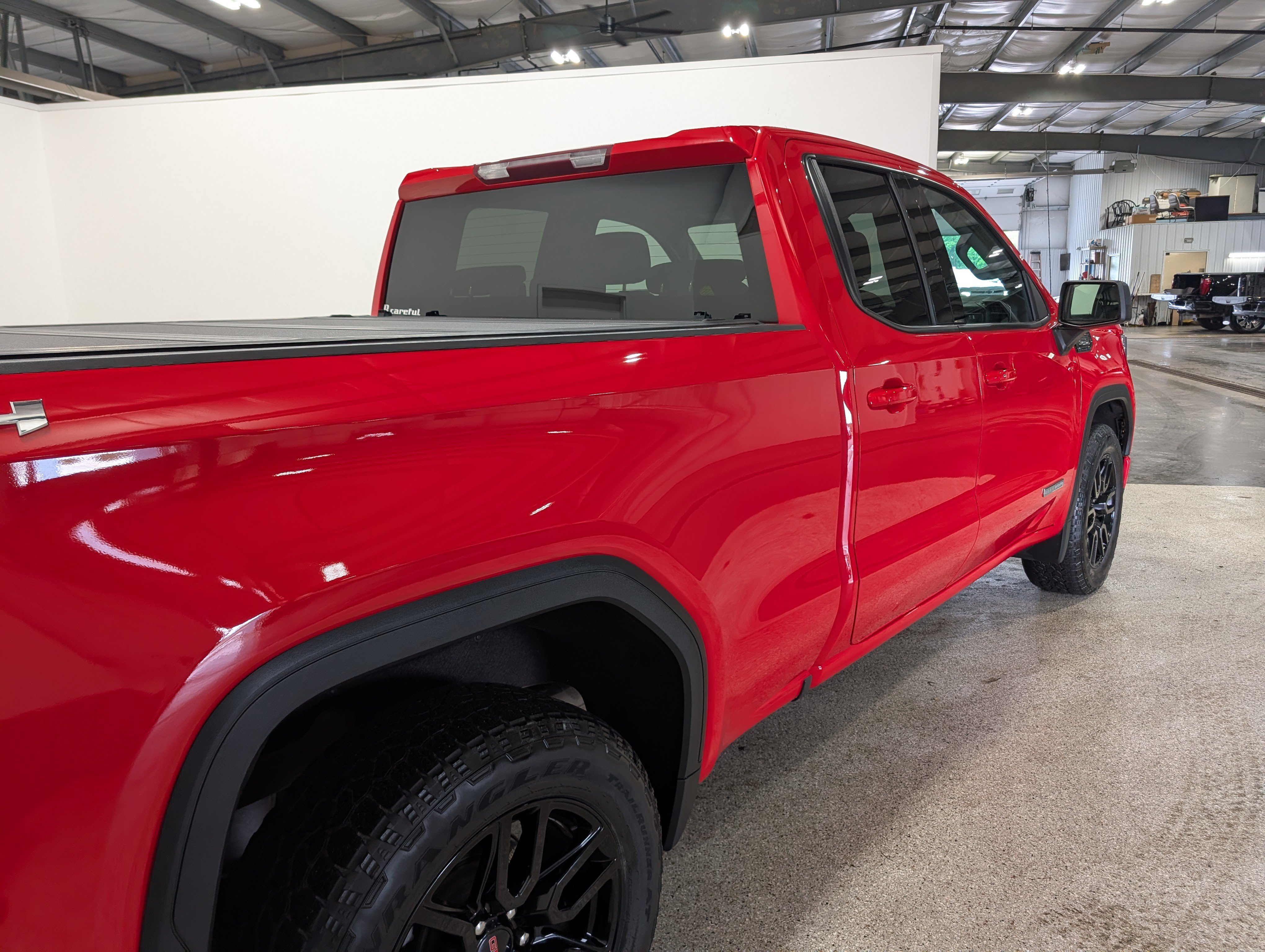 Used 2023 GMC Sierra 1500 Elevation AWD/4WD image 3