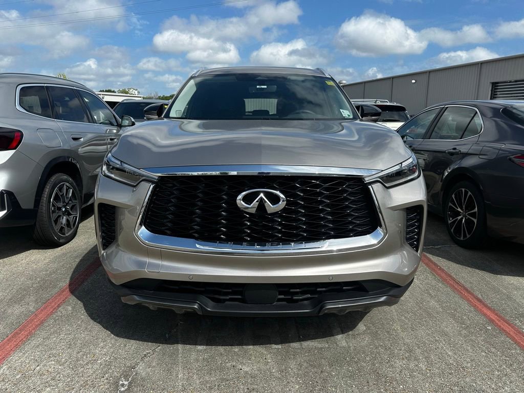 Used 2023 INFINITI QX60 Sensory w/ Cargo Package image 2
