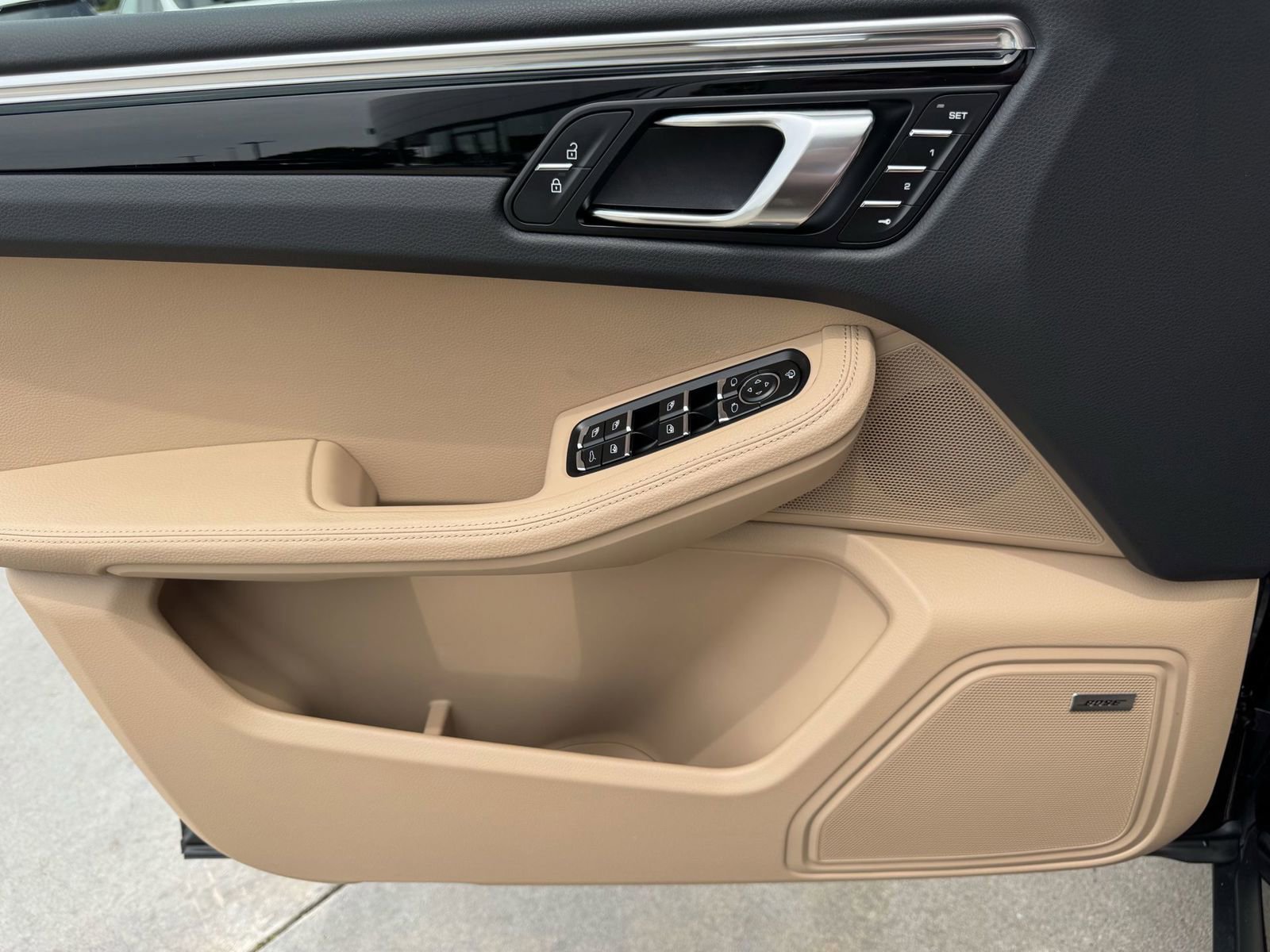 New 2025 Porsche Macan image 32