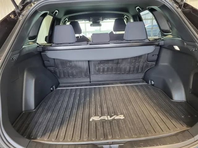 Used 2023 Toyota RAV4 SE AWD/4WD image 16