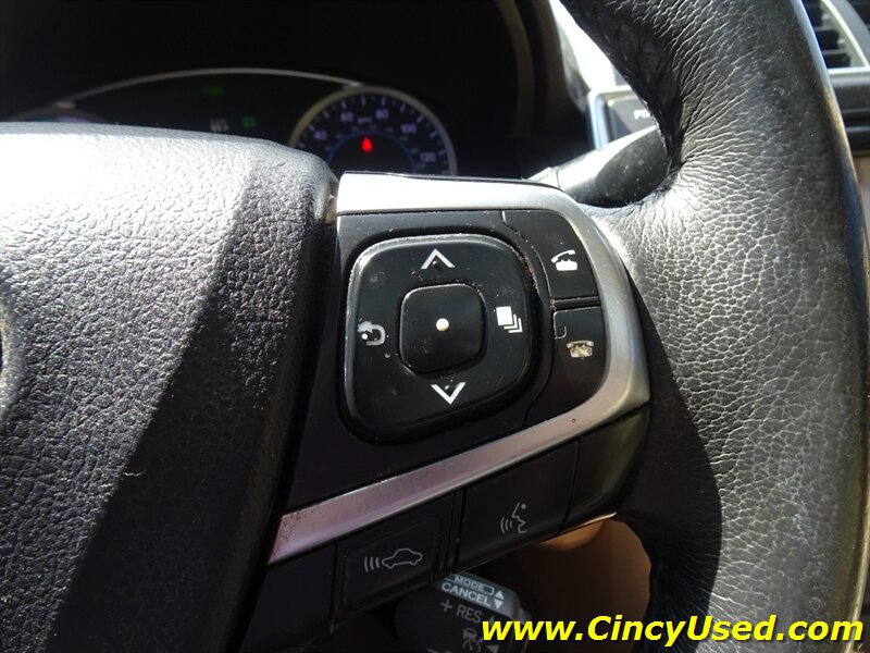 Used 2017 Toyota Camry XLE w/ Moonroof Package FWD image 24