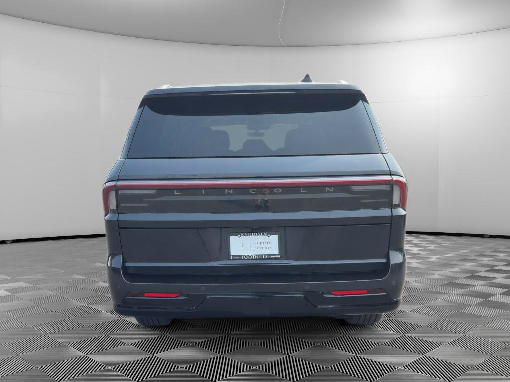 New 2026 Lincoln Navigator L Premier AWD/4WD image 6