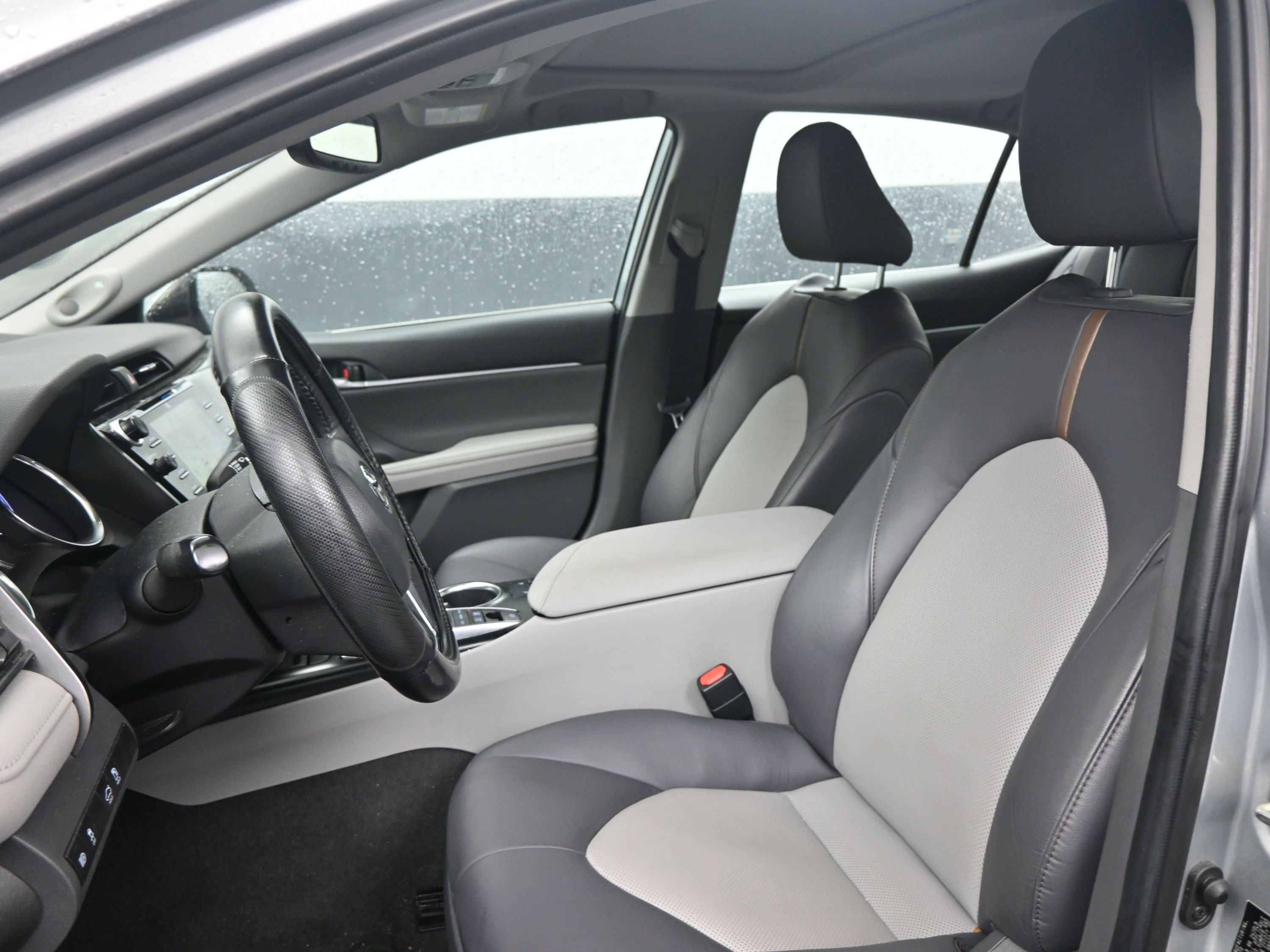 Certified 2020 Toyota Camry XLE w/ Sunroof Package image 17