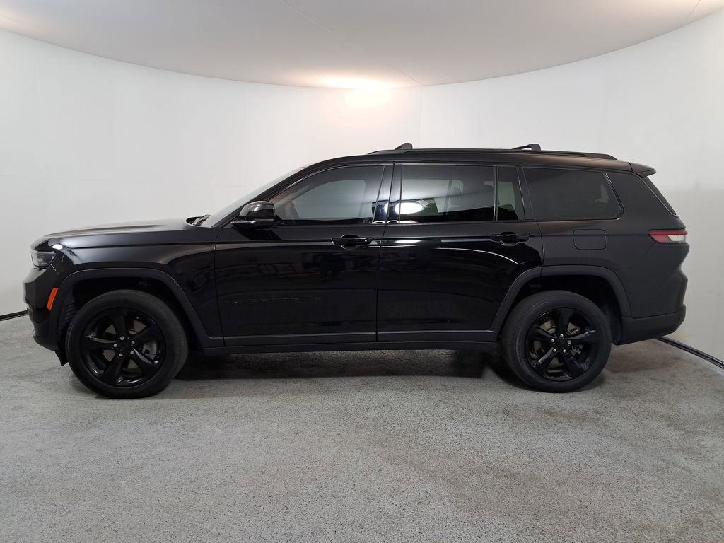 Used 2022 Jeep Grand Cherokee L Limited w/ Black Appearance Package image 4