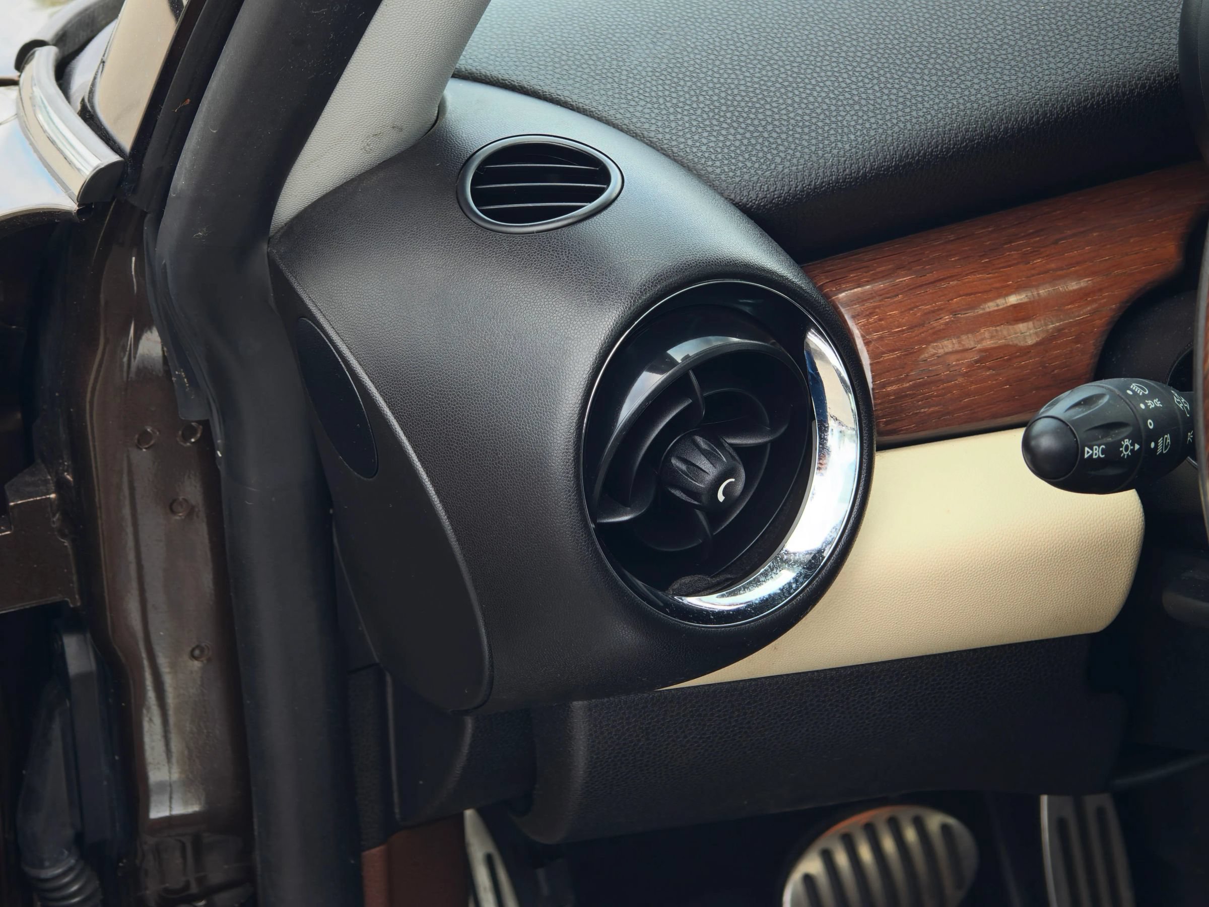 Used 2009 MINI Cooper Clubman S FWD image 23