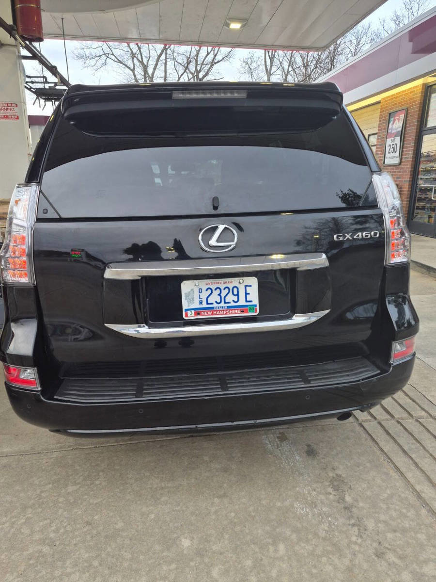 Used 2016 Lexus GX 460 w/ Premium Package AWD/4WD image 6