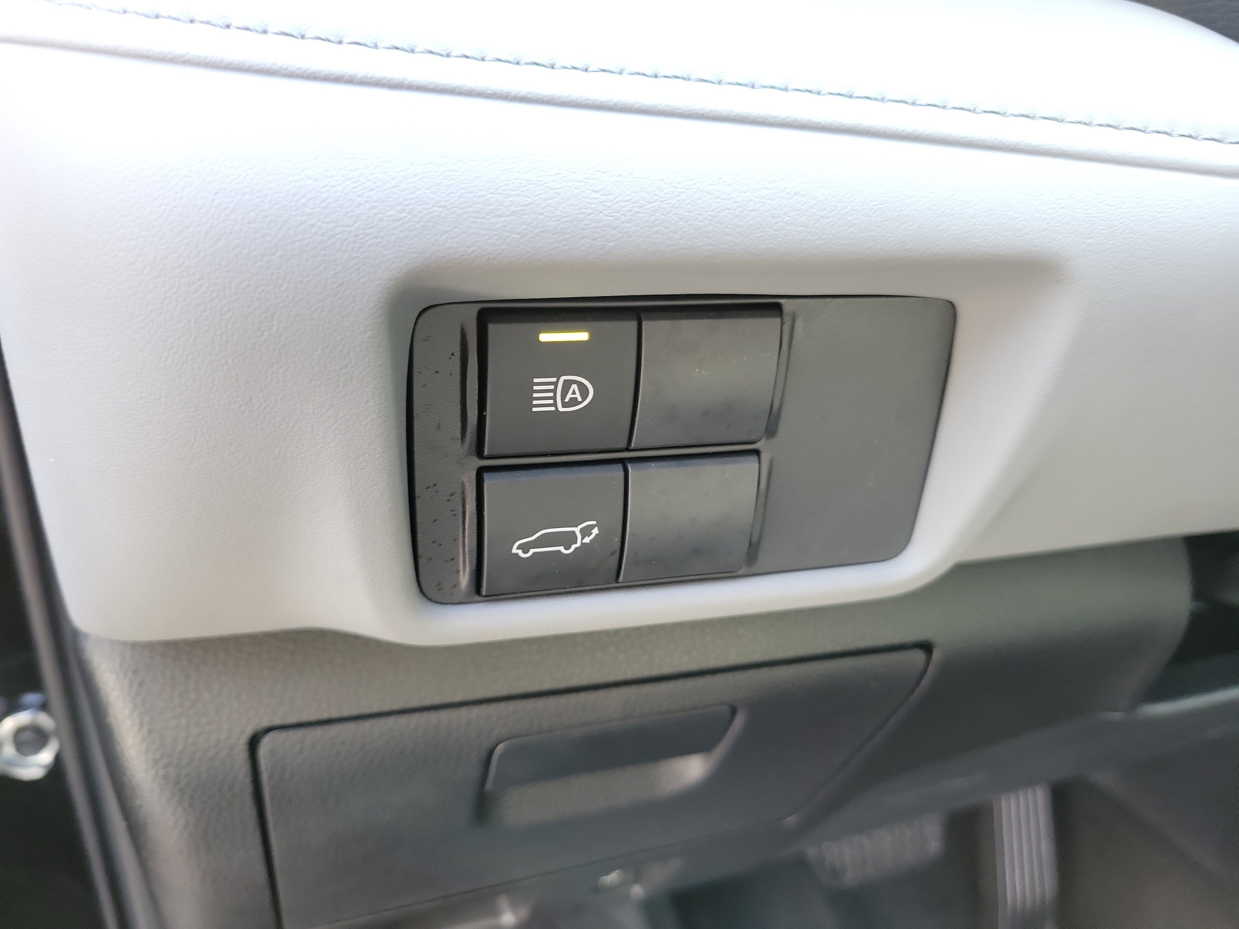 Used 2025 Toyota Highlander XLE AWD/4WD image 28