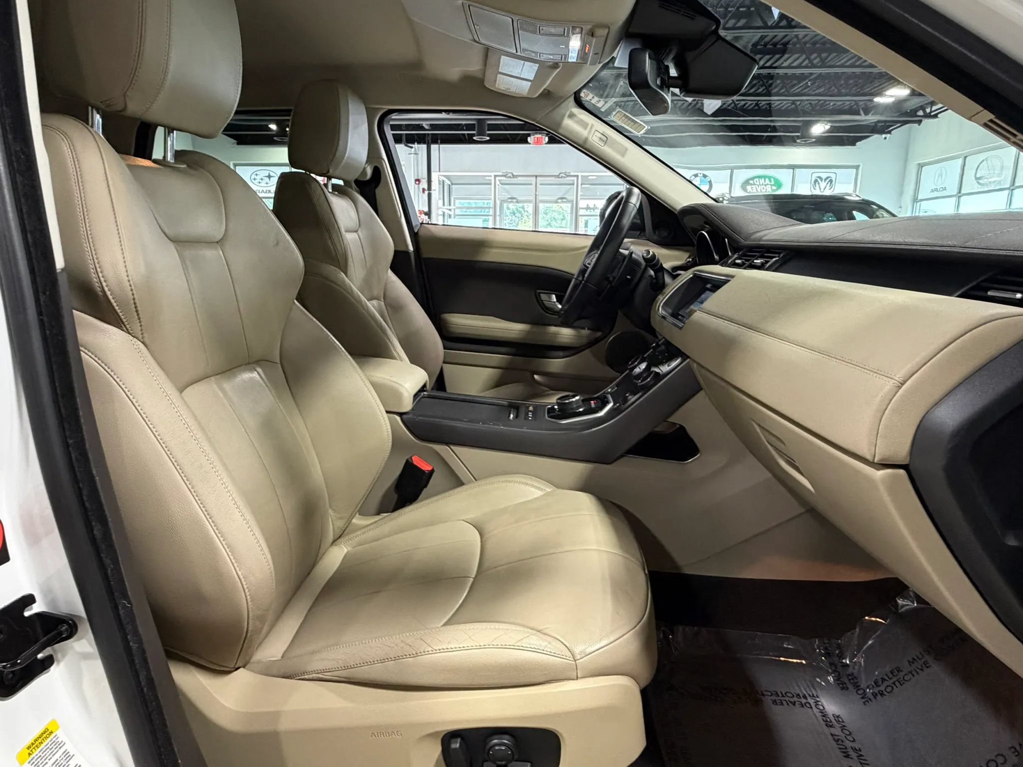 Used 2018 Land Rover Range Rover Evoque SE AWD/4WD image 8
