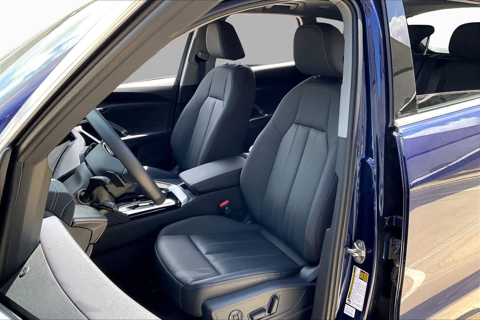 Used 2025 Audi Q5 Premium w/ Convenience Package AWD/4WD image 8