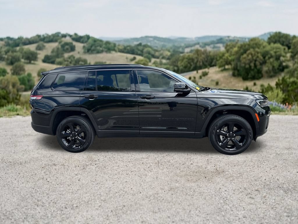 Used 2026 Jeep Grand Cherokee L Limited w/ Limited Altitude Package AWD/4WD image 23