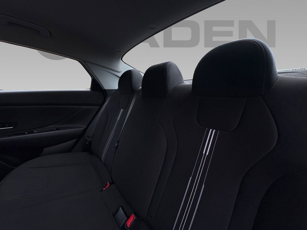 Used 2023 Hyundai Elantra Blue w/ Preferred Accessory Package FWD image 5