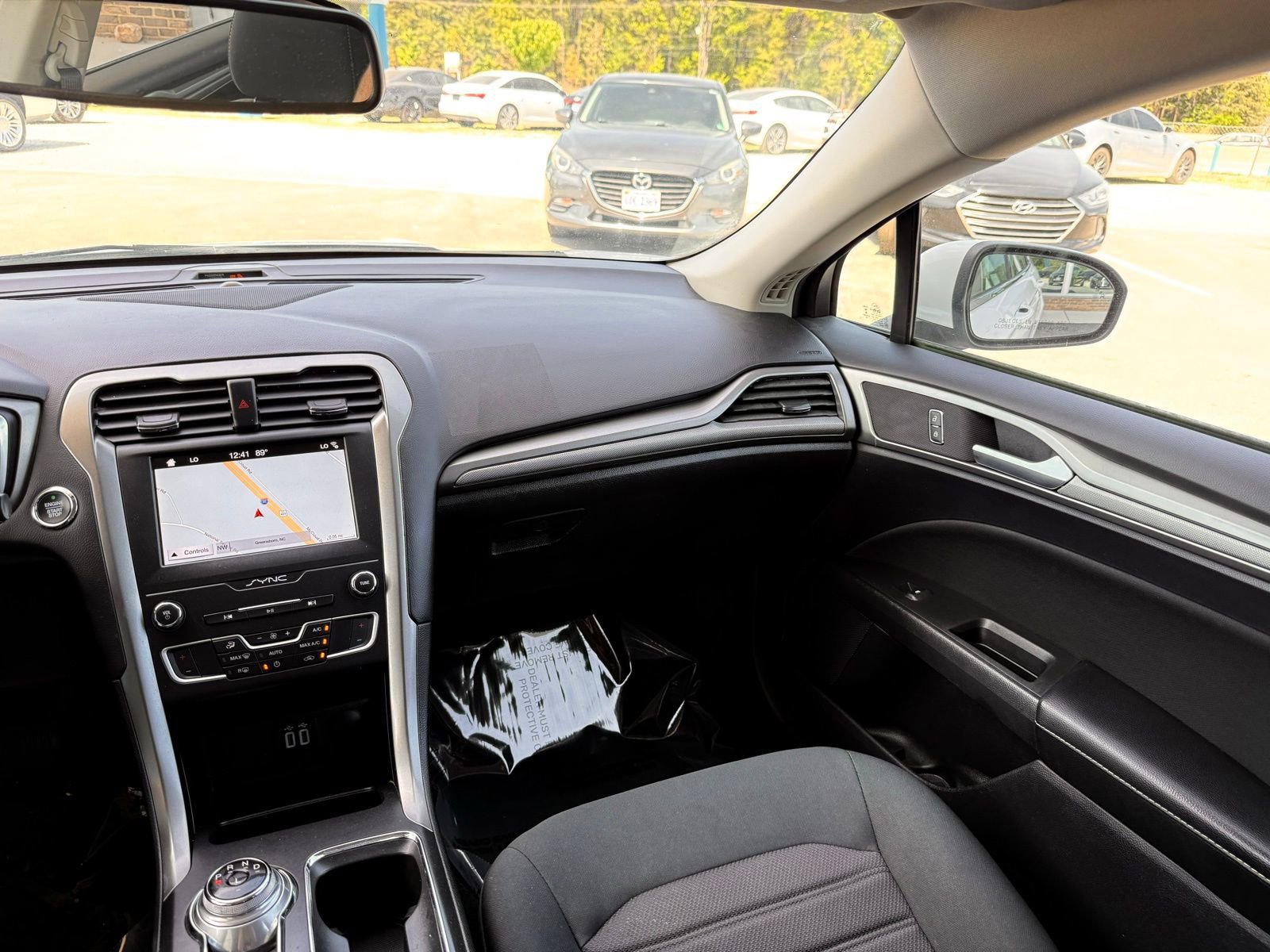 Used 2019 Ford Fusion SE FWD image 24