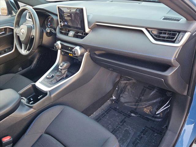 Used 2024 Toyota RAV4 SE image 21