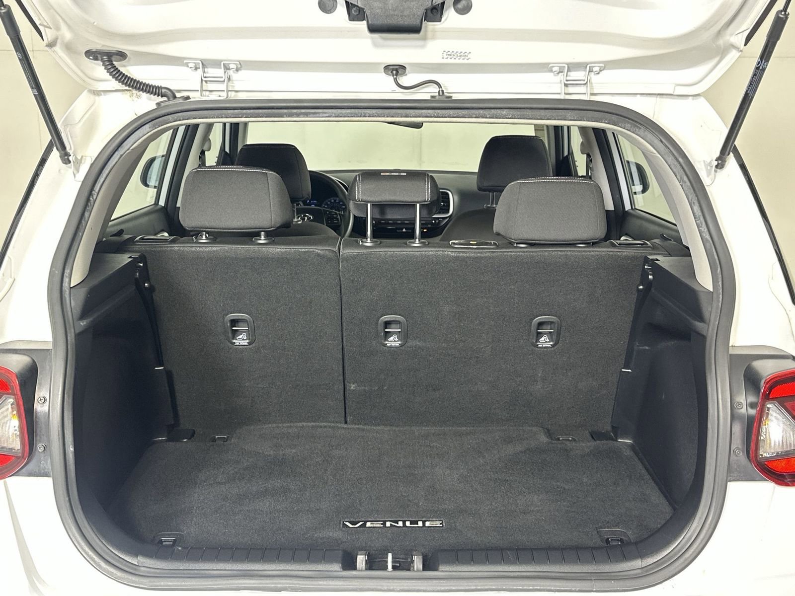 Used 2020 Hyundai Venue SEL FWD image 24