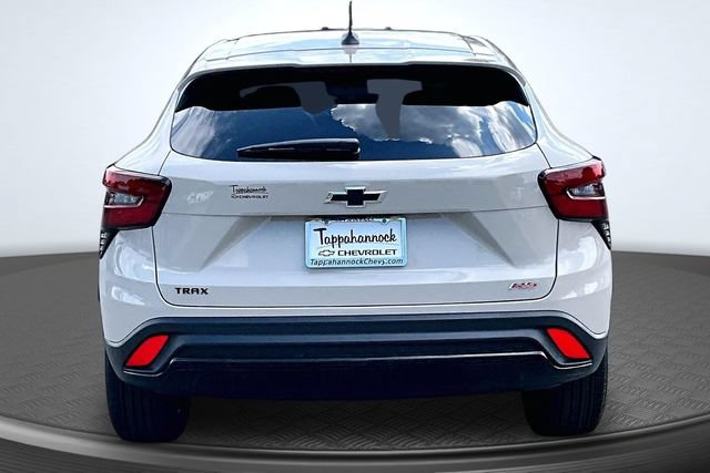 New 2026 Chevrolet Trax RS w/ Sunroof Package FWD image 4
